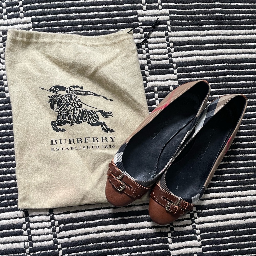 Burberry Brown and Black Flats with Buckle Detail